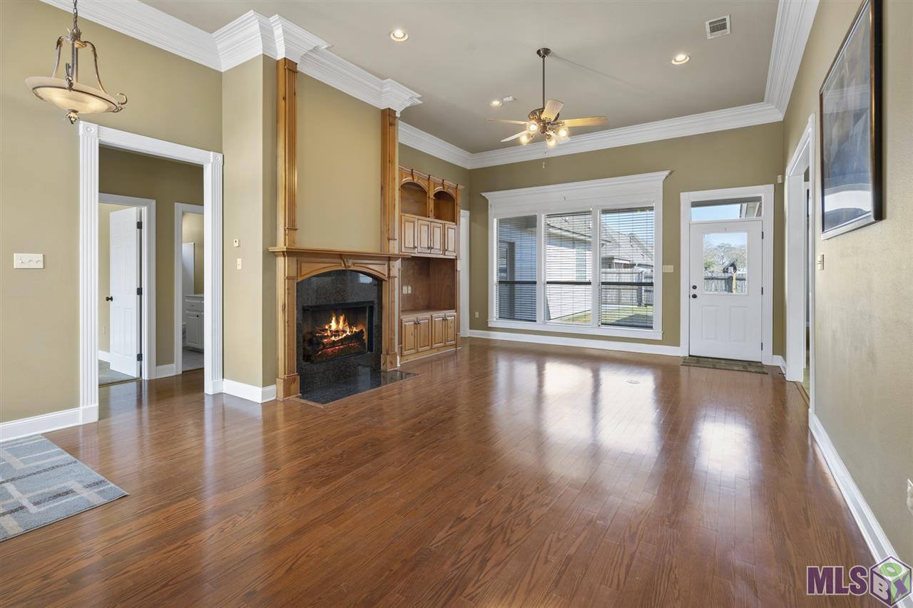 8823 Foxgate Drive Baton Rouge, LA 70809 - Photo 4 of 24 Gallery Image 4