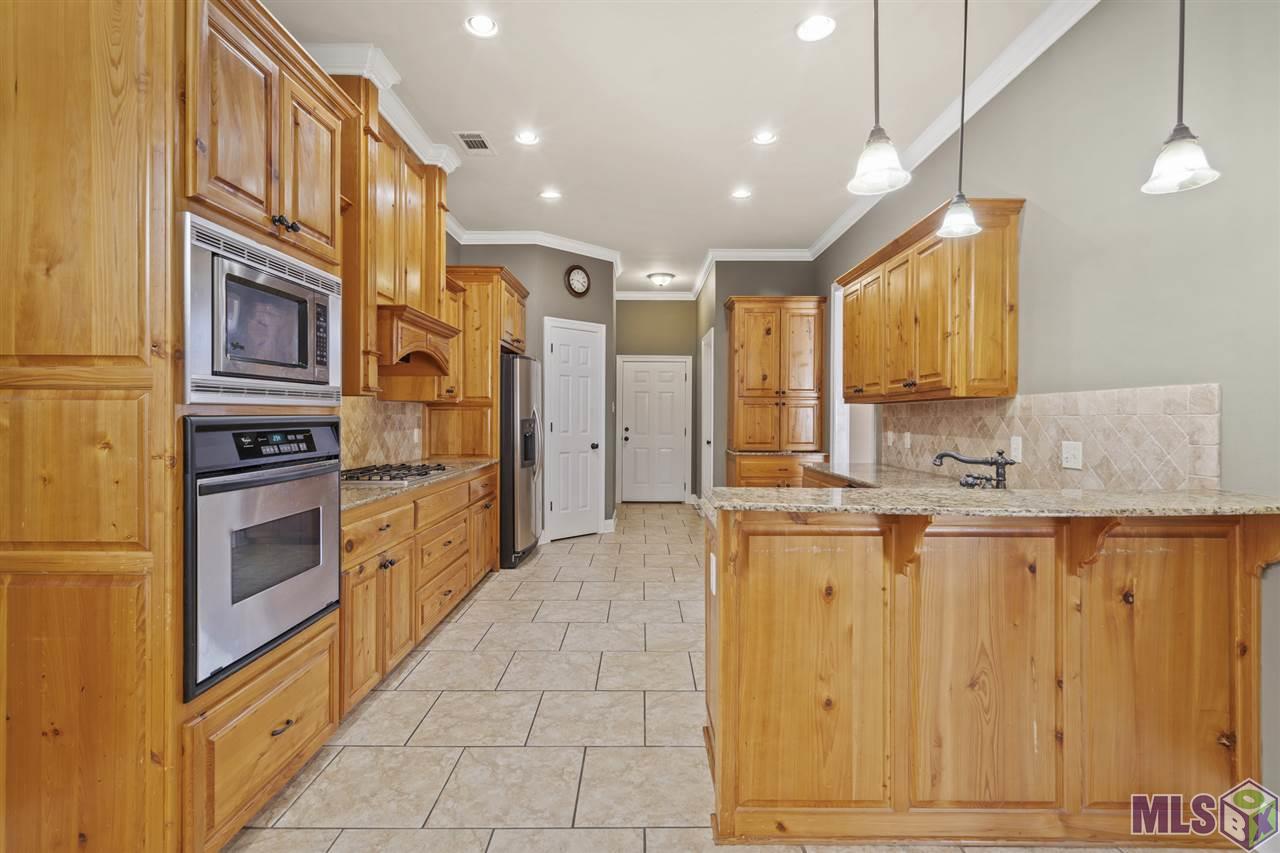 8823 Foxgate Drive Baton Rouge, LA 70809 - Photo 9 of 24 Gallery Image 9