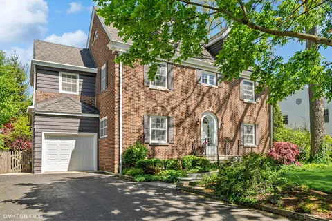 $1,599,000 | 143 Fuller Lane, Winnetka, IL 60093