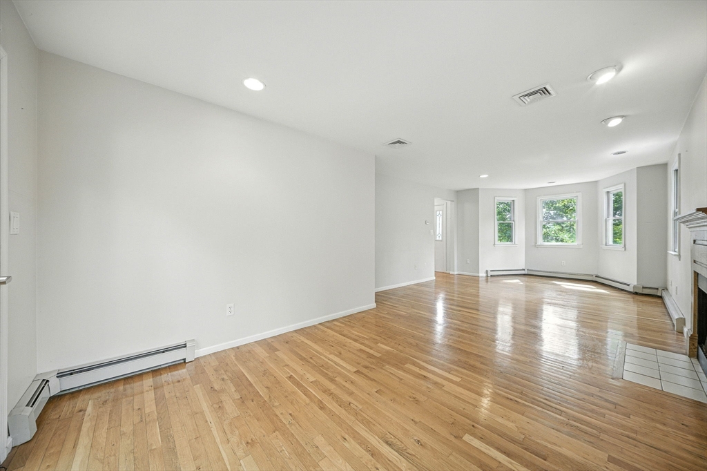 20 Tarleton Road Boston, MA 02132 - Photo 4 of 33