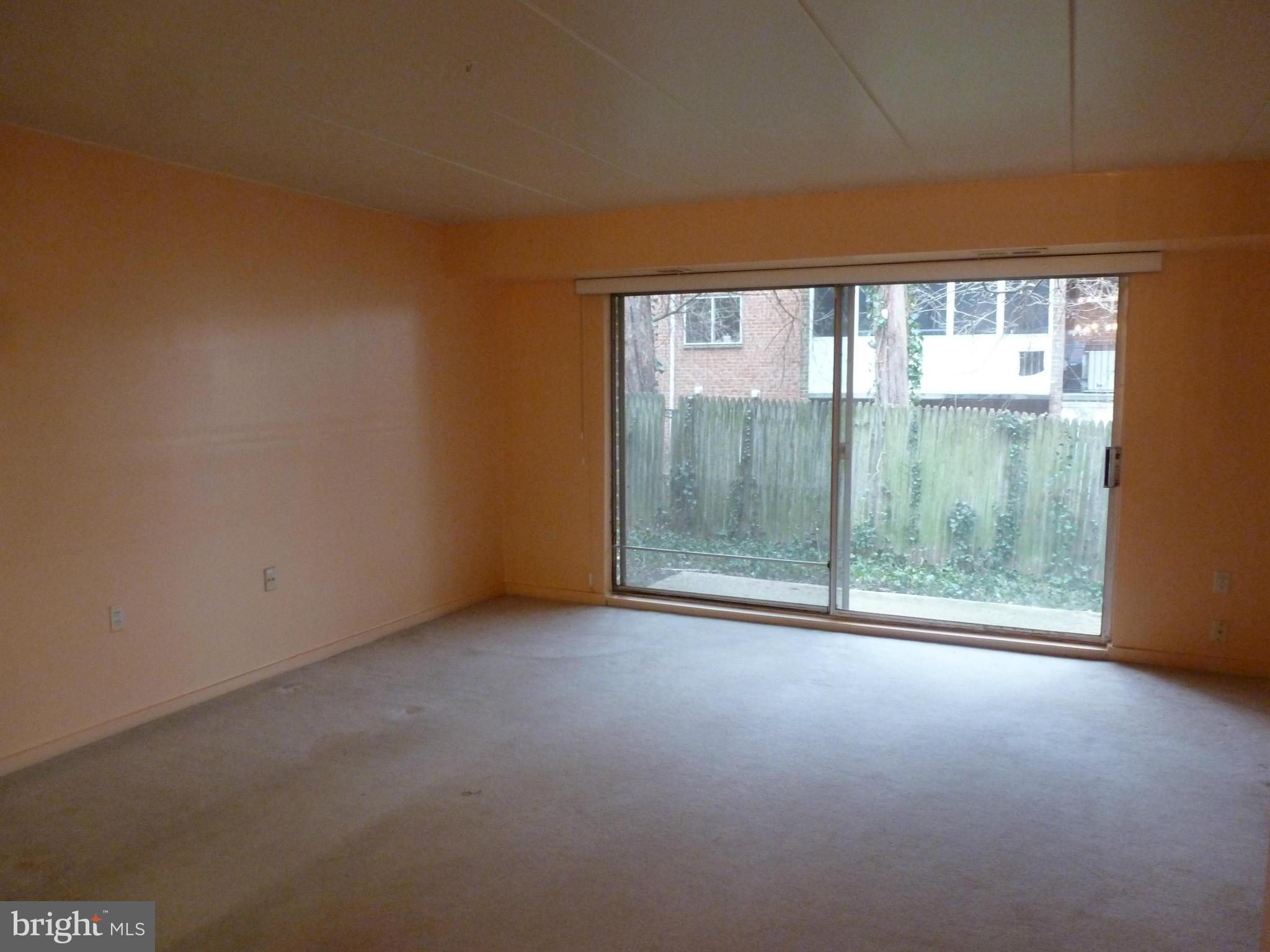 3344 Hewitt Avenue, Unit 76 Silver Spring, MD 20906 - Photo 3 of 20 Living Room