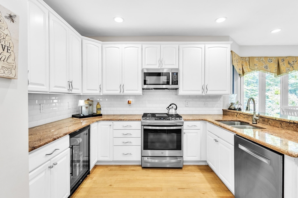 9 Marissa Circle Worcester, MA 01604 - Photo 12 of 40