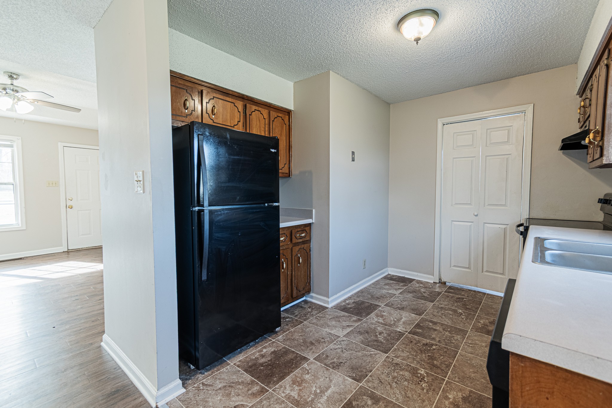 200 Hugh Hunter Road Oak Grove, KY 42262 - Photo 4 of 20