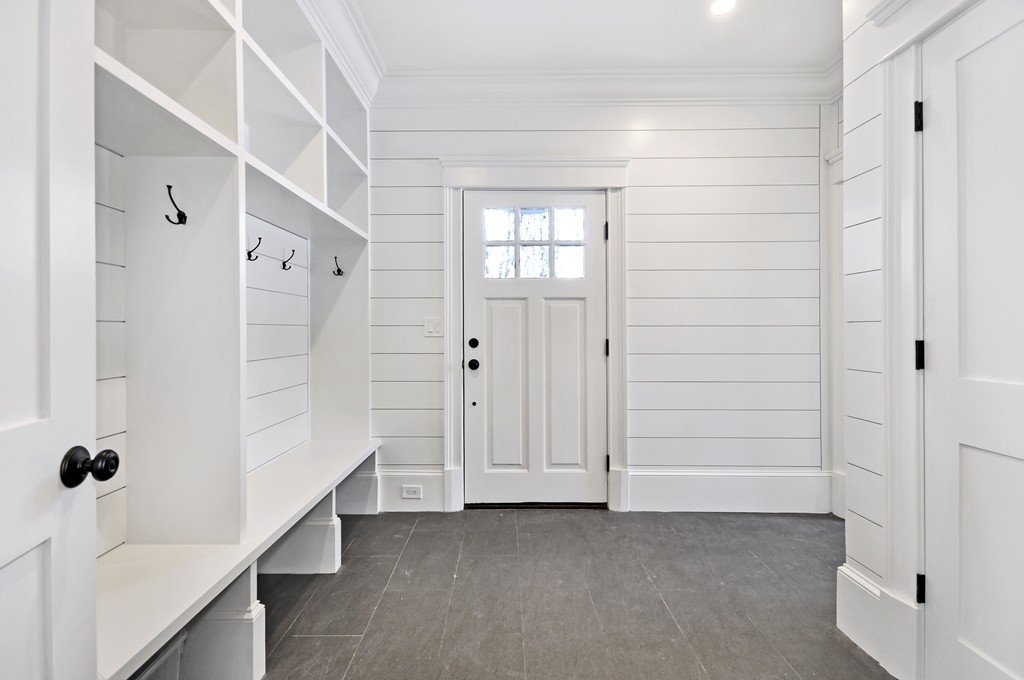 150 Garfield Road Concord, MA 01742 - Photo 4 of 29 Gallery Image 4
