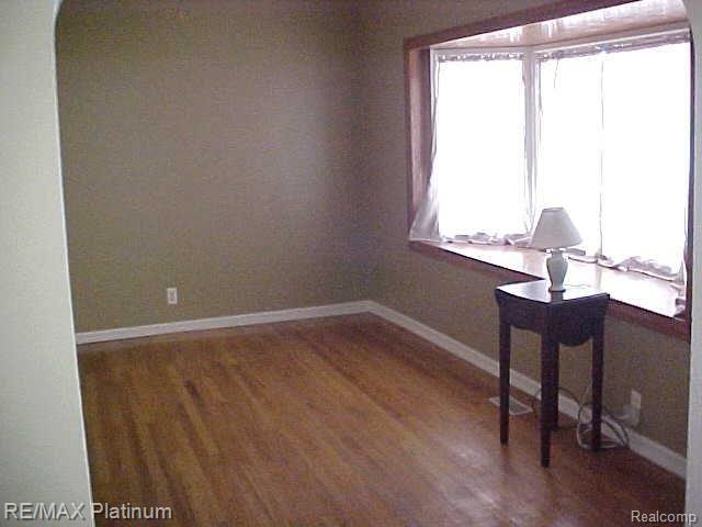 522 East Clinton Street Howell, MI 48843 - Photo 3 of 7