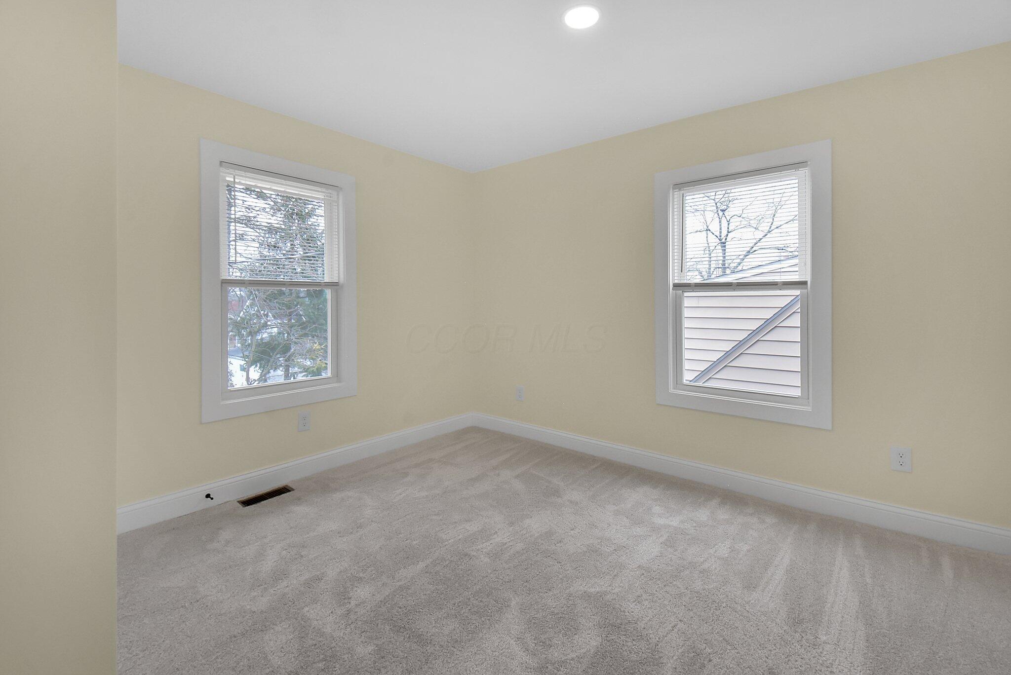 151 Richards Road Columbus, OH 43214 - Photo 19 of 36 24-web-or-mls-151-richards-rd