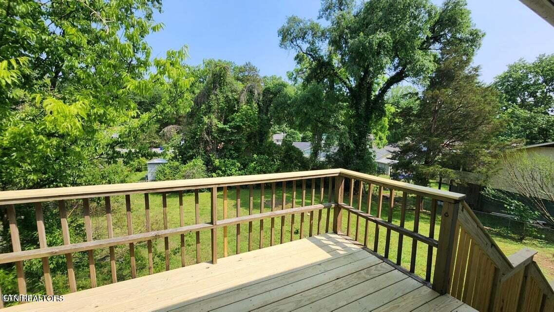 112 Audubon Road Oak Ridge, TN 37830 - Photo 10 of 11 Deck