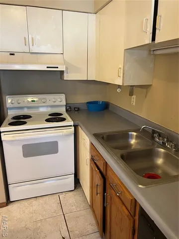 $65,400 | 1863 High Sun Drive, Florissant, MO 63031