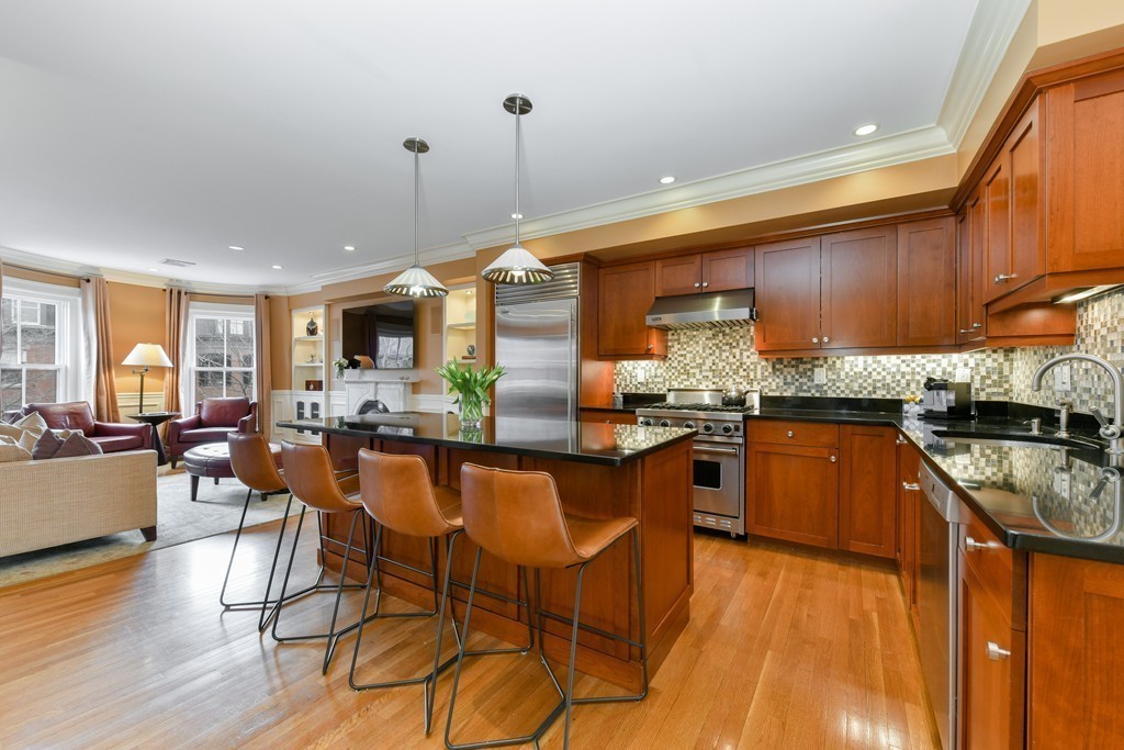 28 Rutland Square, Unit 3 Boston, MA 02118 - Photo 5 of 22