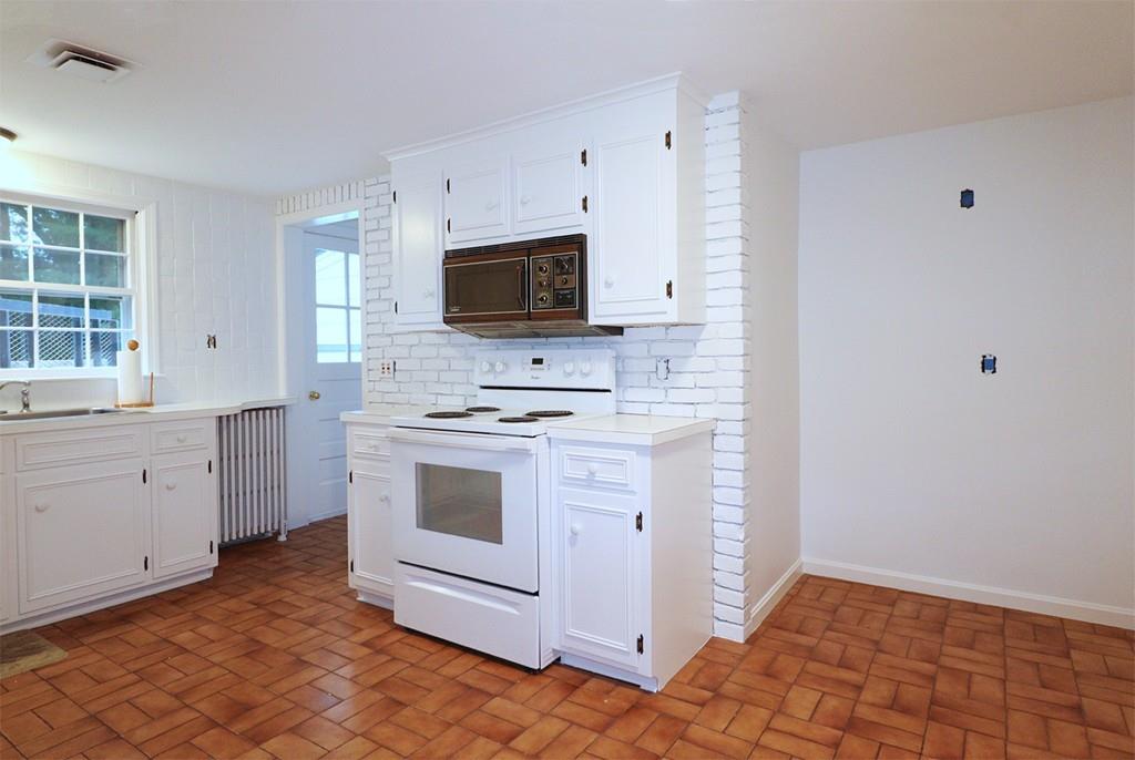 127 Hazardville Road Longmeadow, MA 01106 - Photo 9 of 26 Gallery Image 9