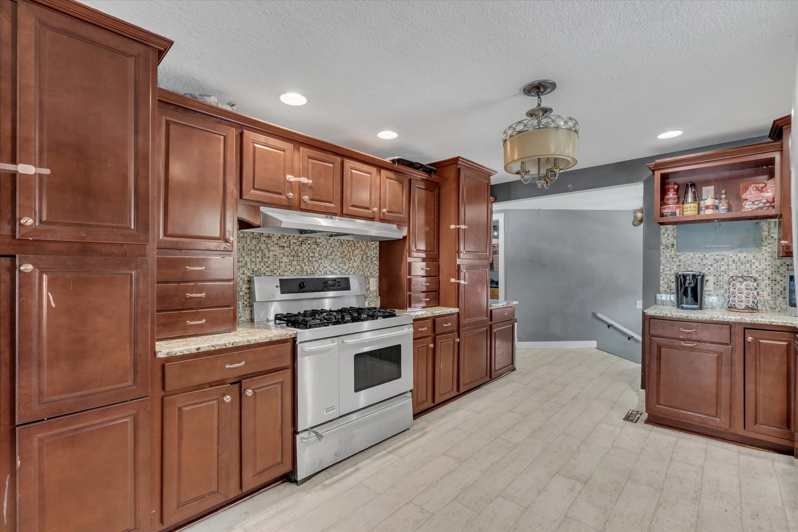 631 2nd Street Buffalo, IA 52728 - Photo 11 of 29