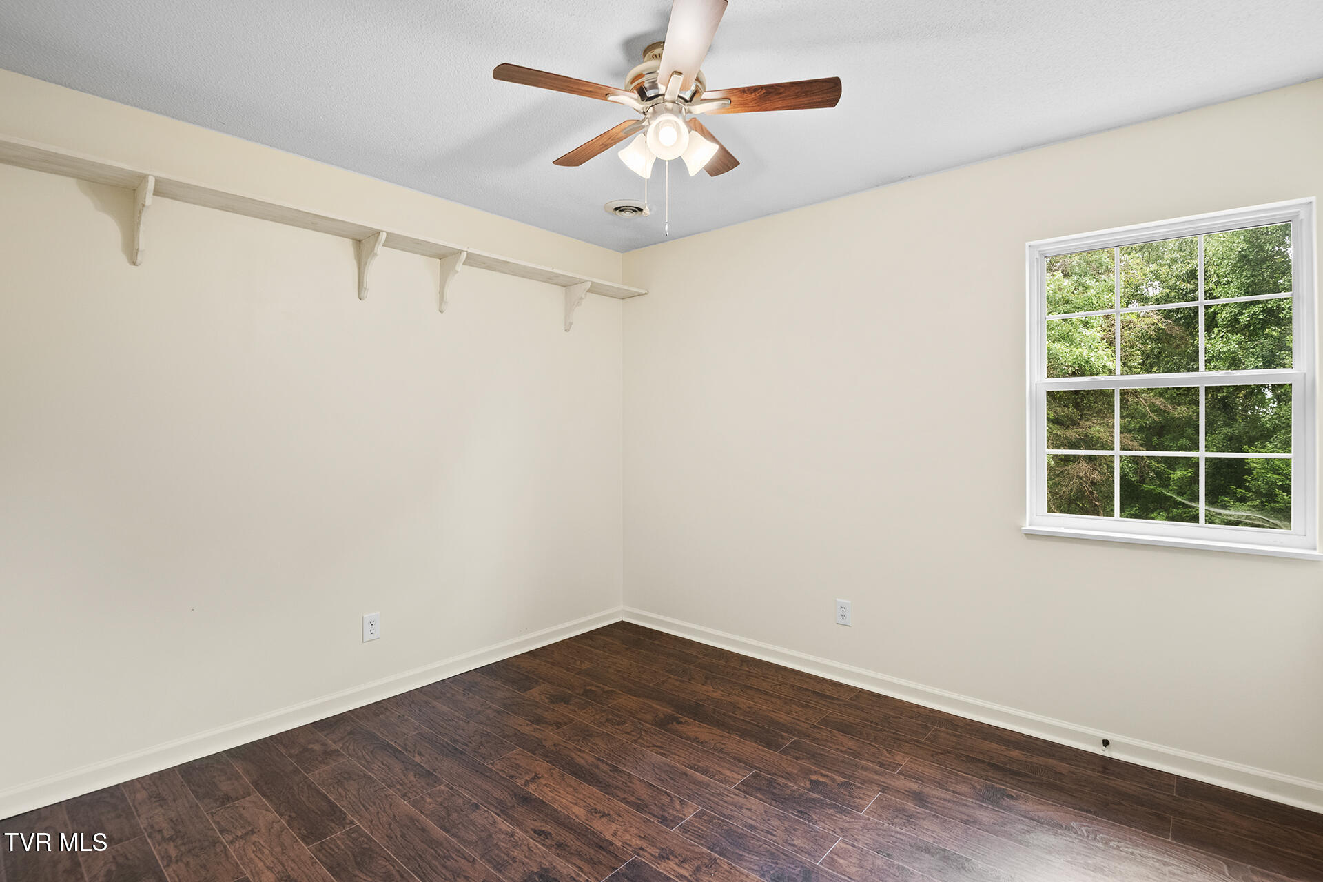 925 Keller Road Afton, TN 37616 - Photo 27 of 34 Bedroom 3