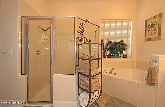 6114 Shadehill Road Jacksonville, FL 32258 - Photo 10 of 20 Soaking Tub and Glass Shower Enclosure
