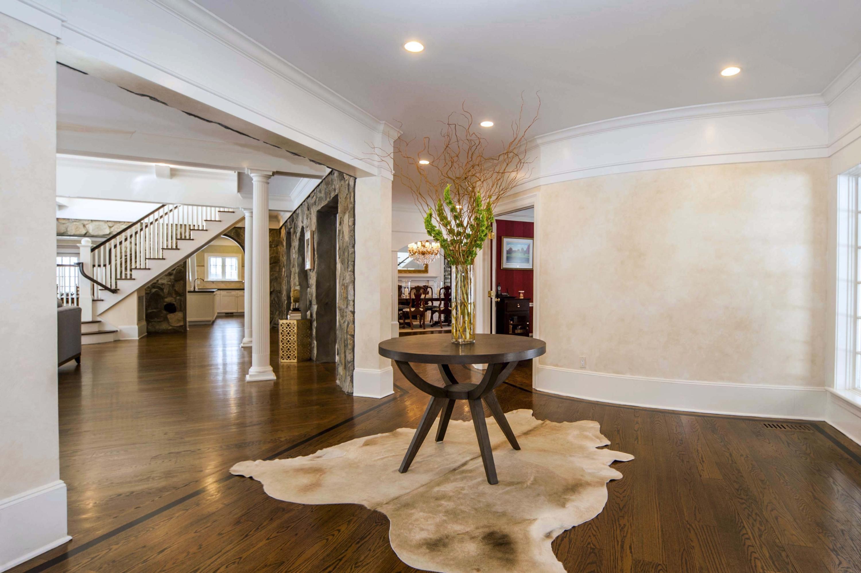 48 Old Farm Road Darien, CT 06820 - Photo 8 of 36 a view of a interior of the house