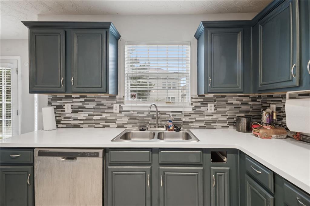 439 Lake Ridge Lane Fairburn, GA 30213 - Photo 11 of 42