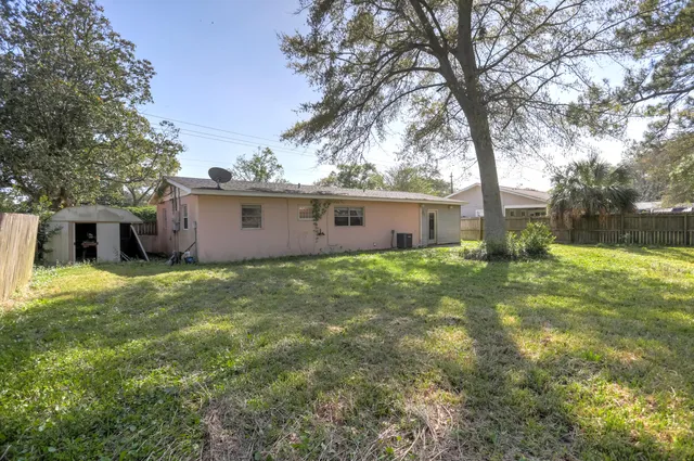 $269,000 | 607 Hollywood Boulevard East, Mary Esther, FL 32569