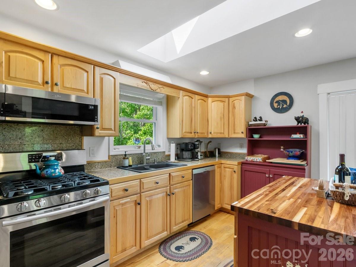 31 Bear Den Road Asheville, NC 28805 - Photo 17 of 46