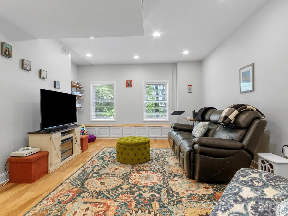 31 Bear Den Road Asheville, NC 28805 - Photo 32 of 46