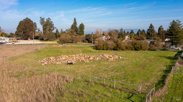 $325,000 | 3900 Hessel Road, Sebastopol, CA 95472
