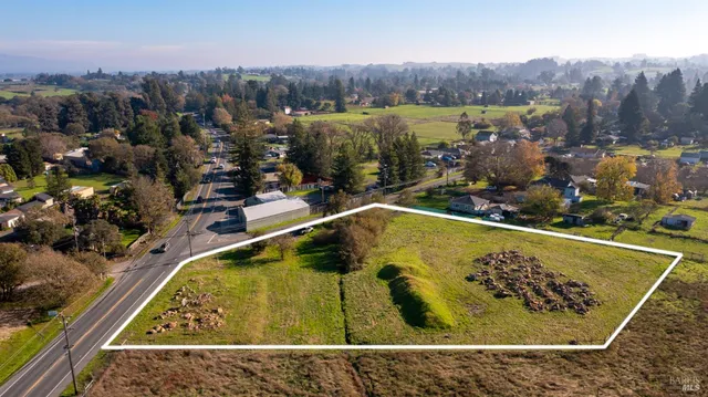 $325,000 | 3900 Hessel Road, Sebastopol, CA 95472