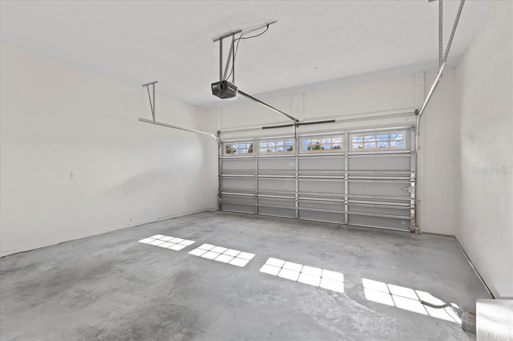 335 Southwest Arrowbend Drive Lake City, FL 32024 - Photo 34 of 50 a view of a garage