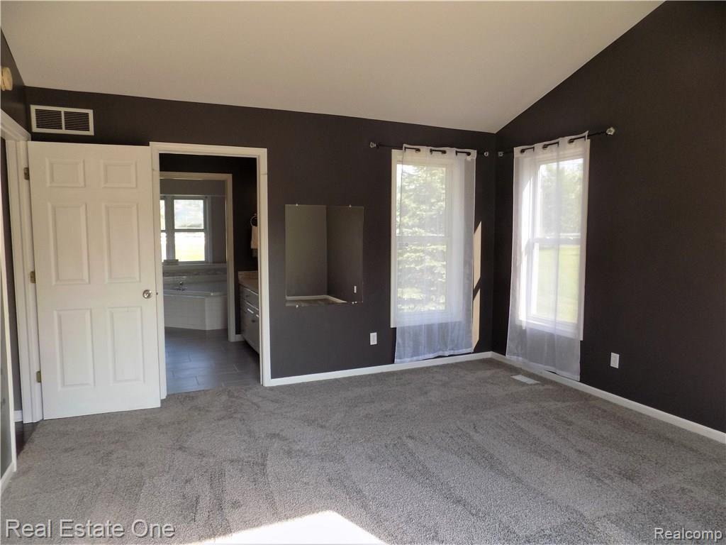 5982 Oakhill Road Ortonville, MI 48462 - Photo 25 of 36 Master bed 3.jpg