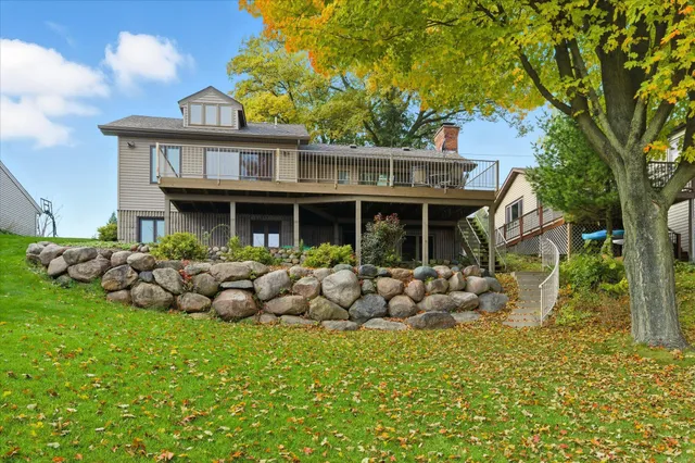 $875,000 | 8580 215th Street North, Forest Lake, MN 55025