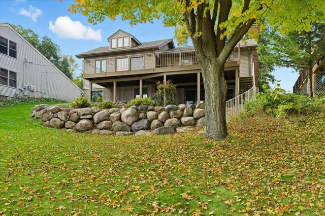 $875,000 | 8580 215th Street North, Forest Lake, MN 55025