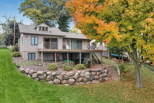 $875,000 | 8580 215th Street North, Forest Lake, MN 55025