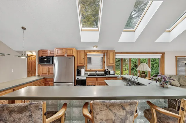 $875,000 | 8580 215th Street North, Forest Lake, MN 55025