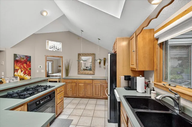 $875,000 | 8580 215th Street North, Forest Lake, MN 55025