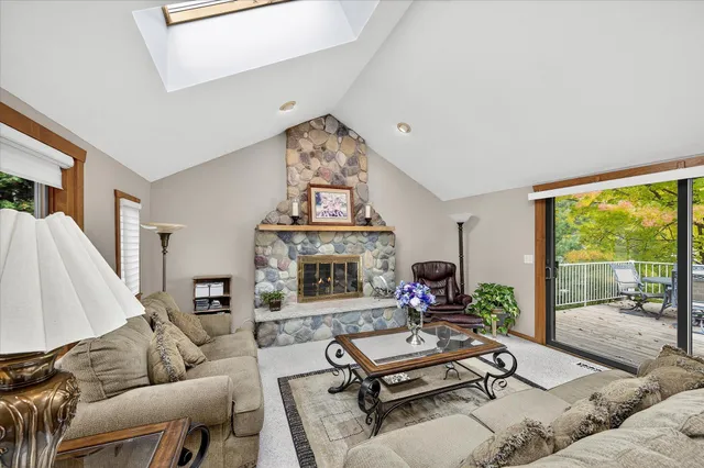 $875,000 | 8580 215th Street North, Forest Lake, MN 55025