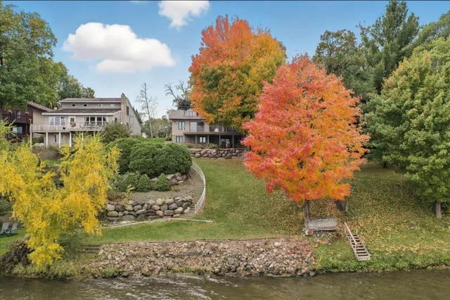 $875,000 | 8580 215th Street North, Forest Lake, MN 55025