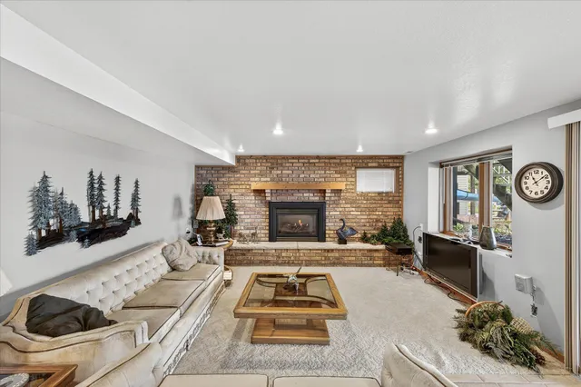 $875,000 | 8580 215th Street North, Forest Lake, MN 55025