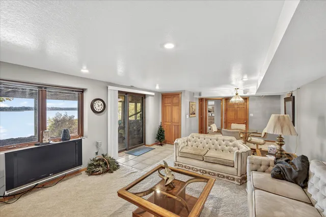 $875,000 | 8580 215th Street North, Forest Lake, MN 55025