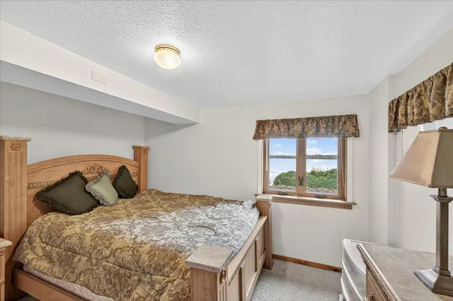 $875,000 | 8580 215th Street North, Forest Lake, MN 55025