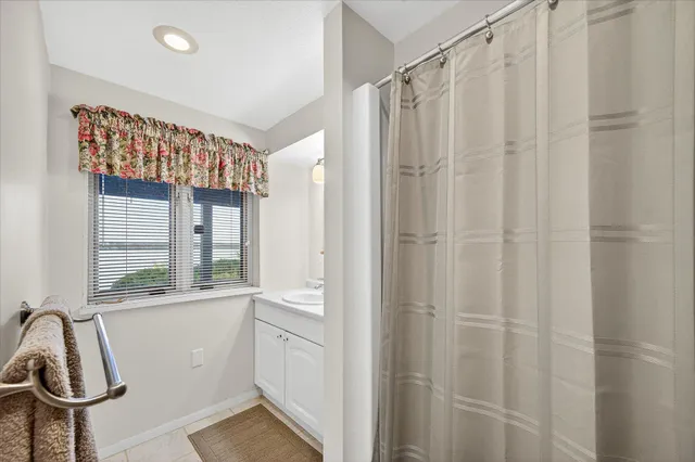 $875,000 | 8580 215th Street North, Forest Lake, MN 55025