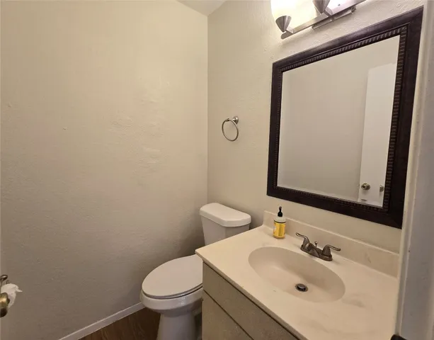 $1,250 | 2600 Penny Lane, Unit 212, Austin, TX 78757