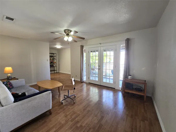 $995 | 2600 Penny Lane, Unit 212, Austin, TX 78757