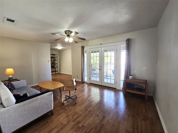 $995 | 2600 Penny Lane, Unit 212, Austin, TX 78757