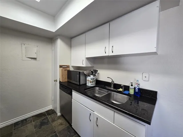 $1,250 | 2600 Penny Lane, Unit 212, Austin, TX 78757