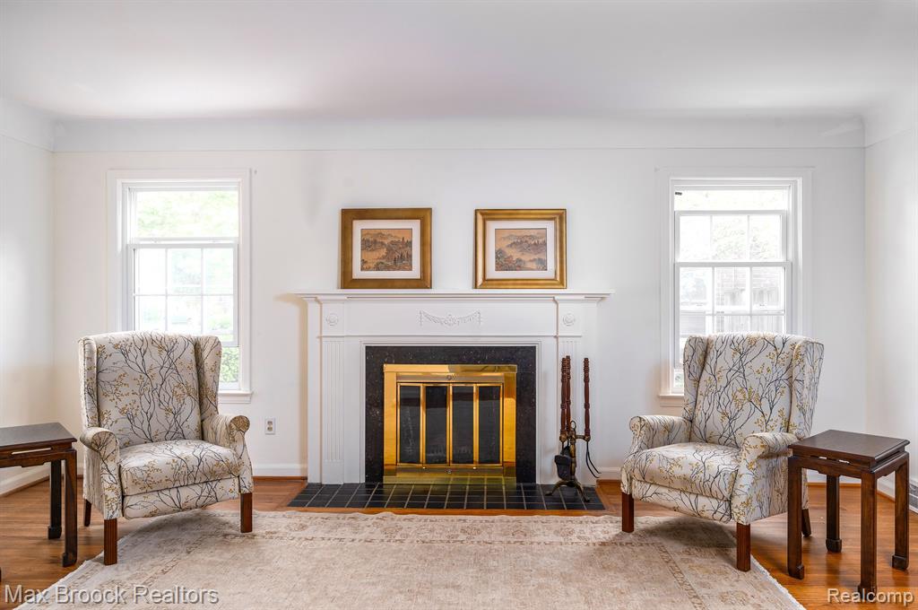 127 Maplefield Road Pleasant Ridge, MI 48069 - Photo 4 of 40