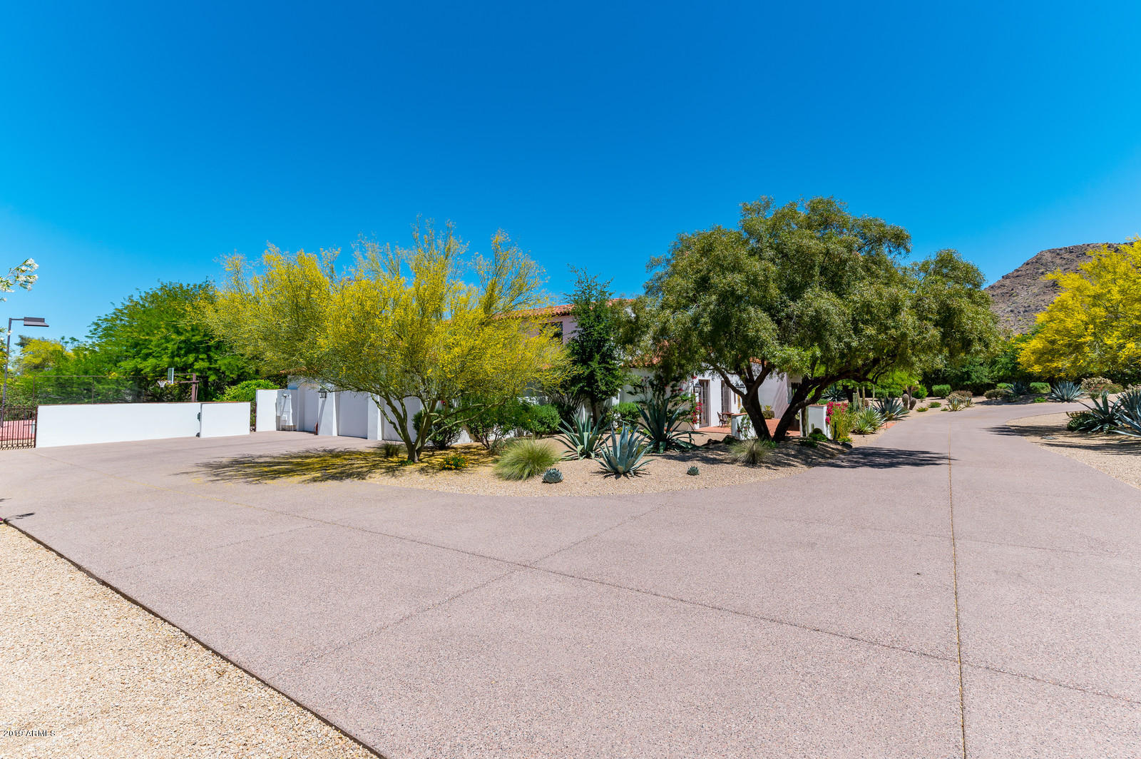 5110 East Roadrunner Road Paradise Valley, AZ 85253 - Photo 50 of 50 Lots of parking!
