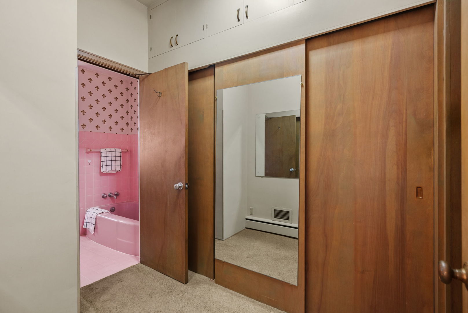 3108 26th Street Moline, IL 61265 - Photo 23 of 62 a bathroom with a shower