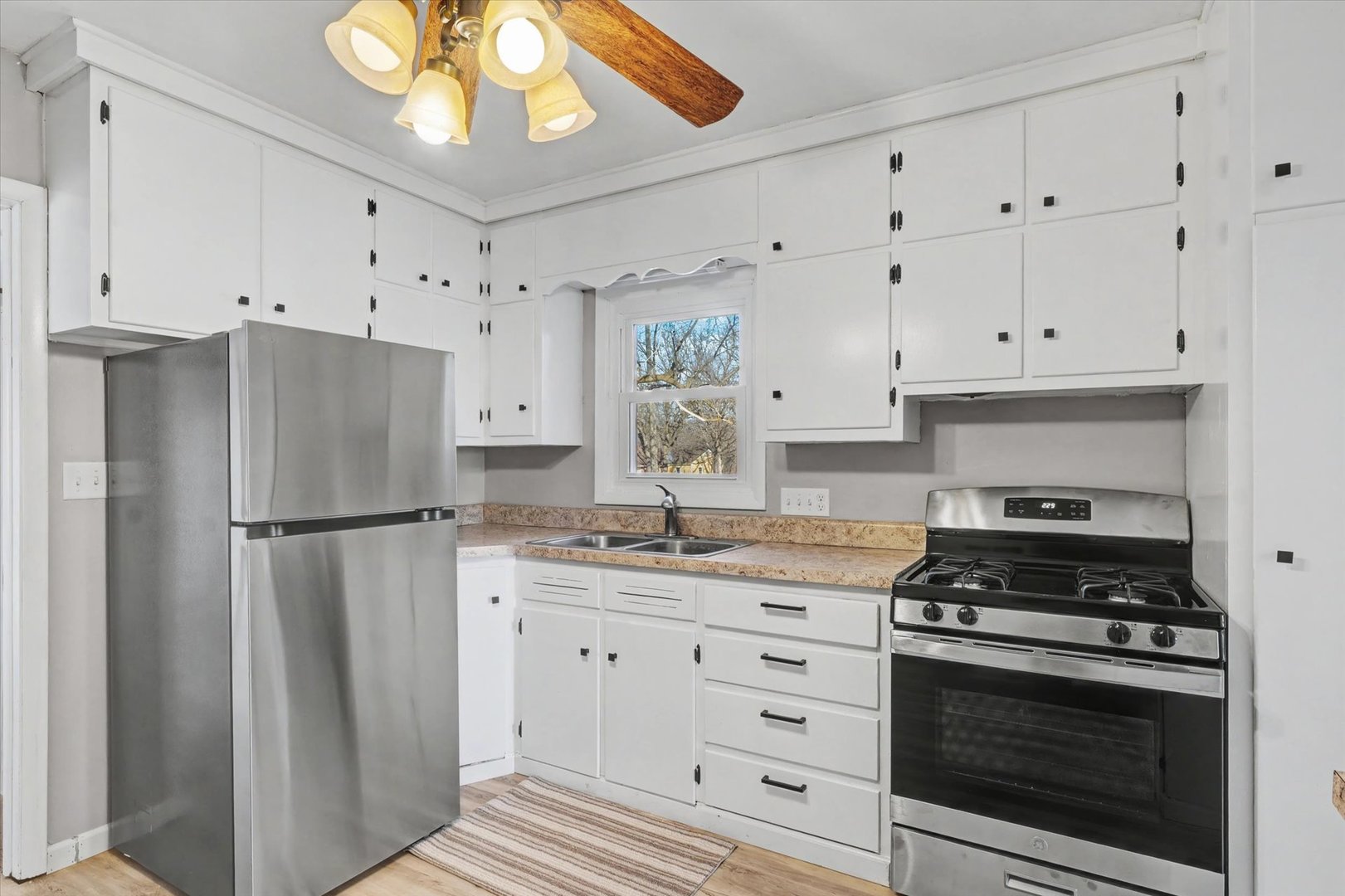 401 Oak Drive Roberts, IL 60962 - Photo 11 of 24