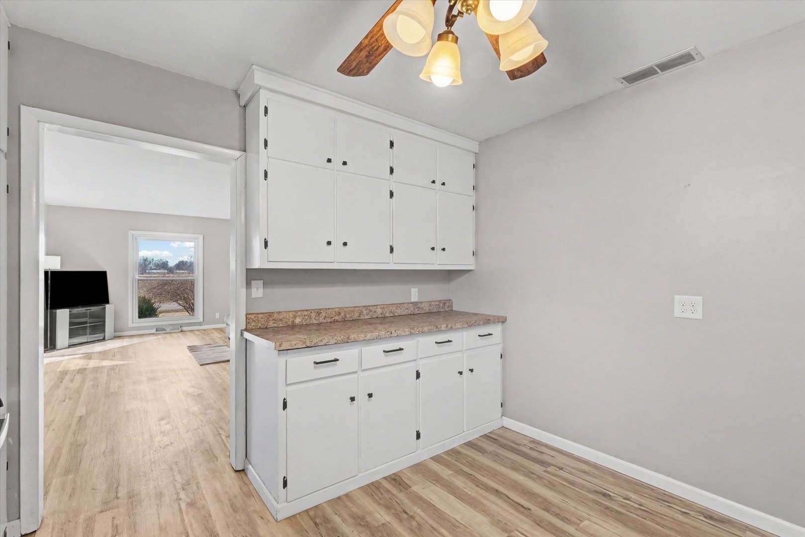 401 Oak Drive Roberts, IL 60962 - Photo 12 of 24