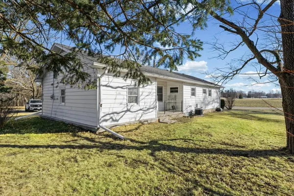 $99,000 | 401 Oak Drive, Roberts, IL 60962