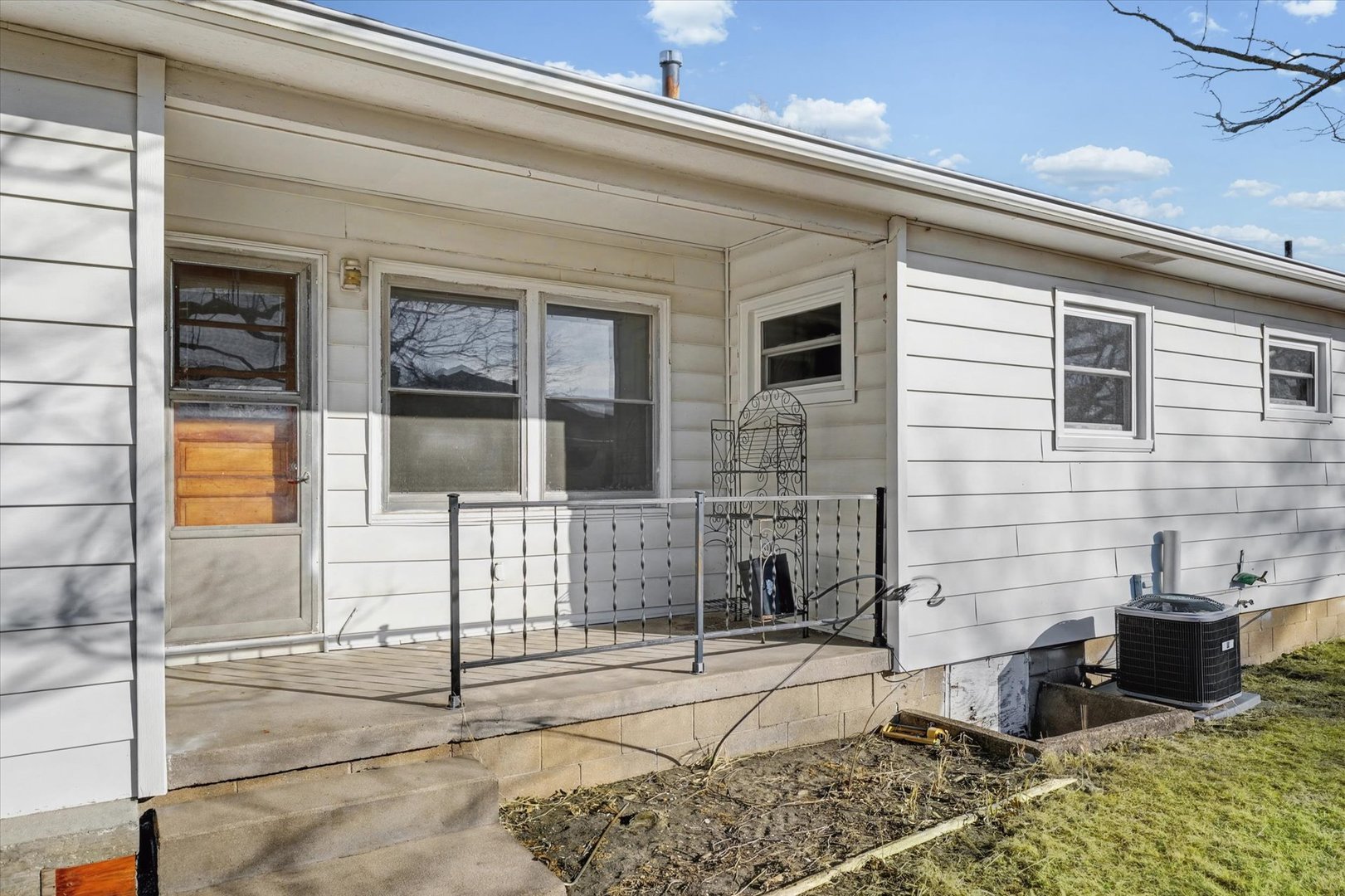 401 Oak Drive Roberts, IL 60962 - Photo 22 of 24