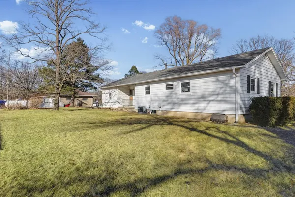 $99,000 | 401 Oak Drive, Roberts, IL 60962