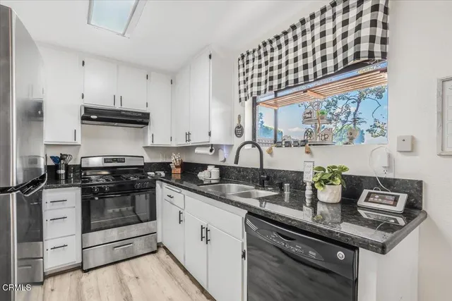 $529,900 | 717 Thoreau Lane, Ventura, CA 93003